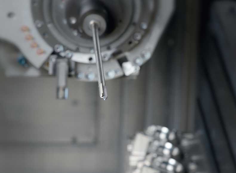 Vom Experten erklärt: prozesssicher Tieflochbohren auf der CNC-Maschine