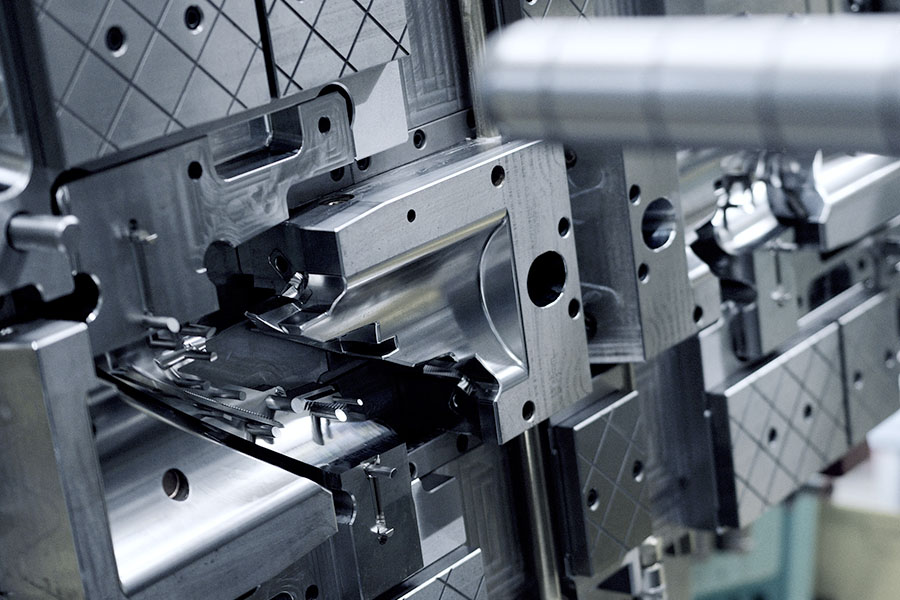 Complex industrial machine tool with multiple precision tools and devices for metalworking
