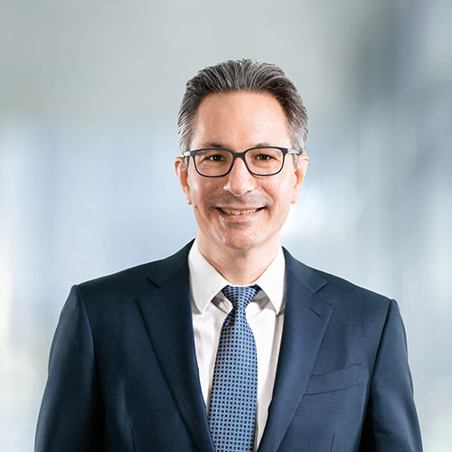 Portrait of Oliver Gühring, the owner of Gühring KG