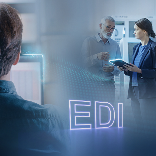 Drei Fachleute diskutieren über elektronischen Datenaustausch (EDI)